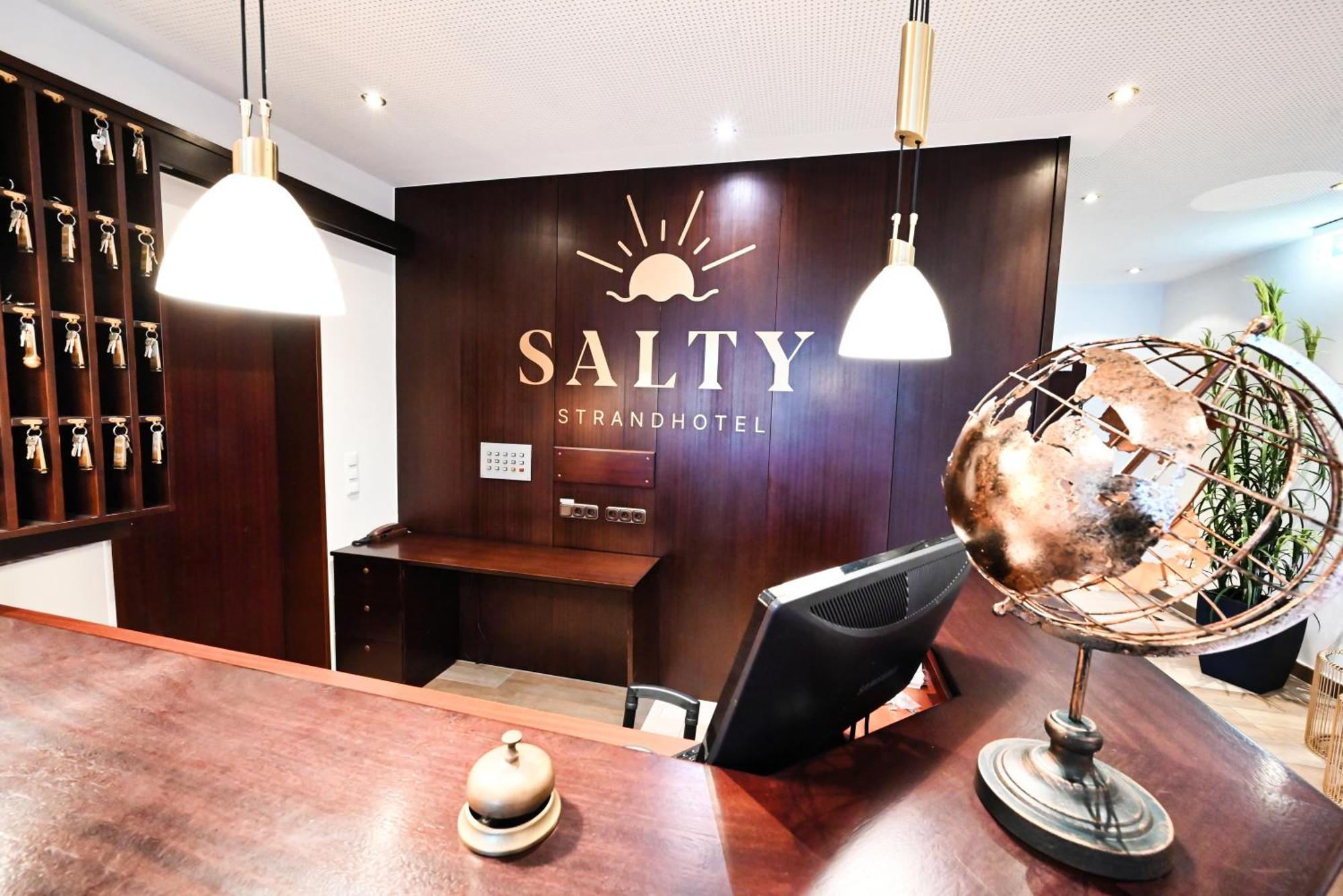 Strandhotel Salty 比苏姆 外观 照片