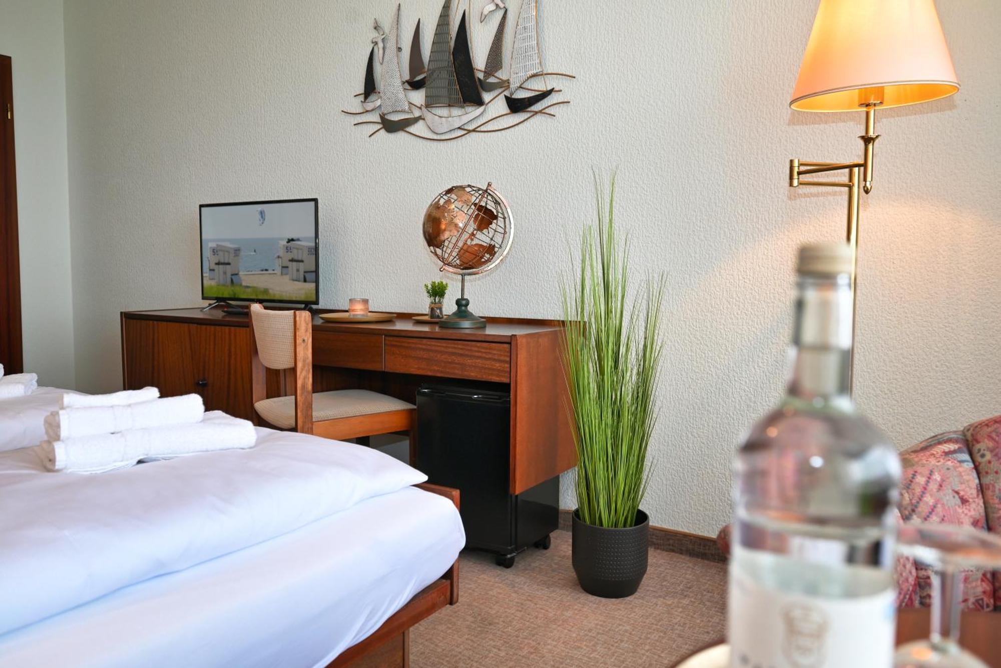 Strandhotel Salty 比苏姆 外观 照片