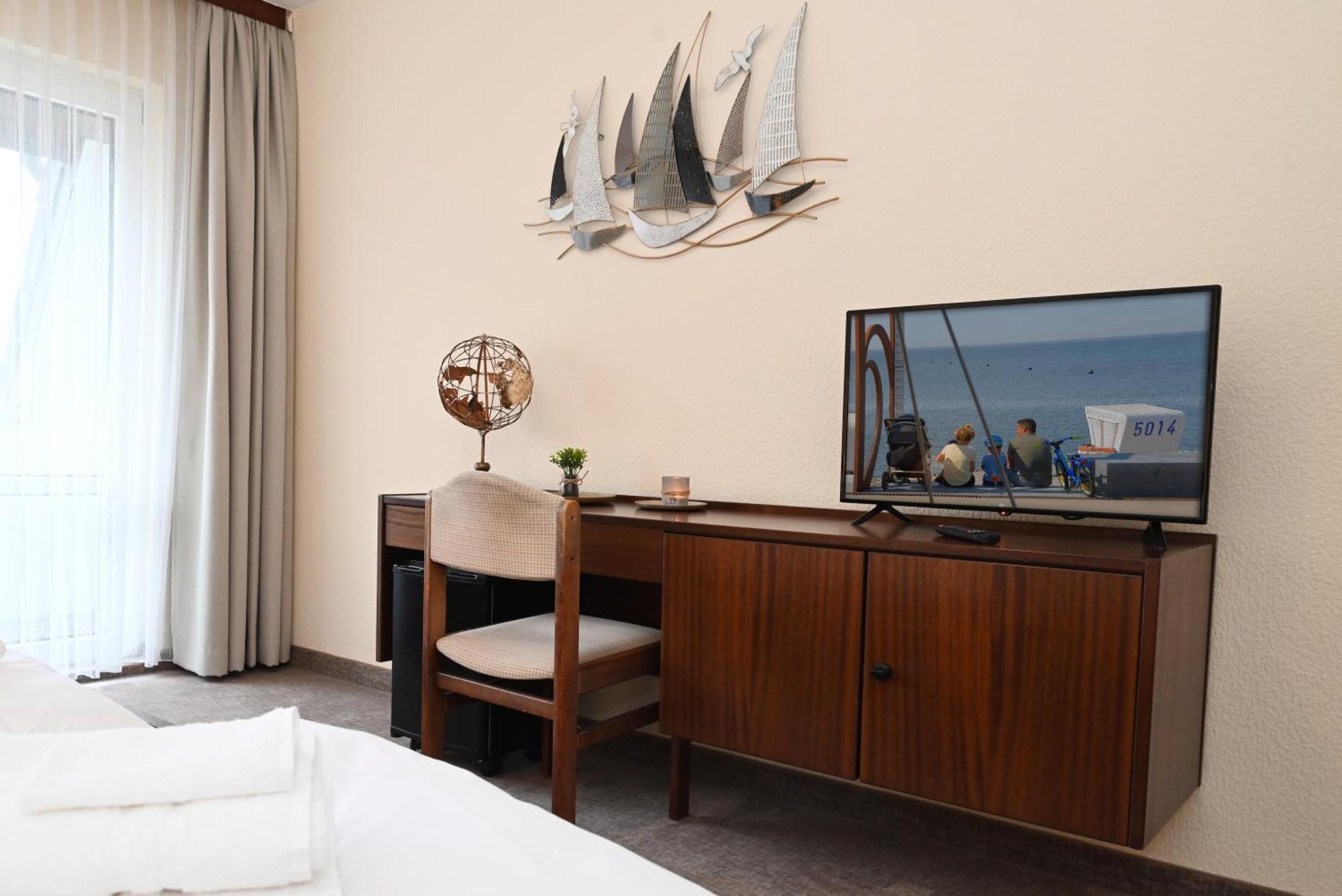 Strandhotel Salty 比苏姆 外观 照片