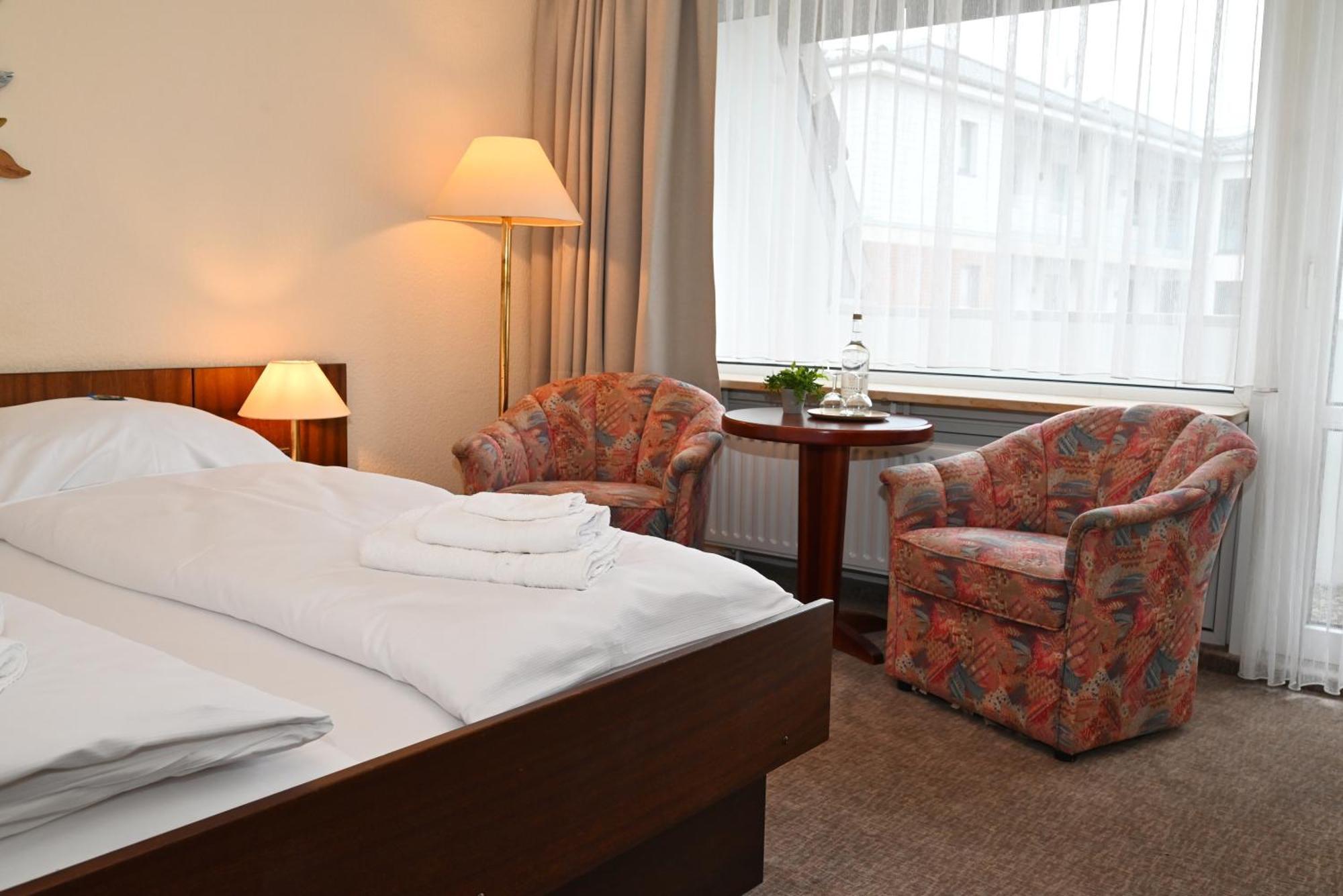 Strandhotel Salty 比苏姆 外观 照片